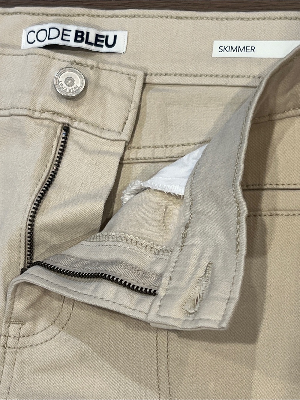 NWT Code Bleu Skimmer 10 Petite Below Knee-Length Light Khaki Shorts Modest - Picture 7 of 14